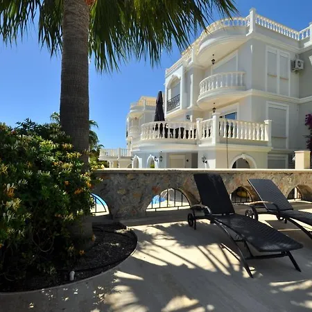 Villa Oasis Sitesi *